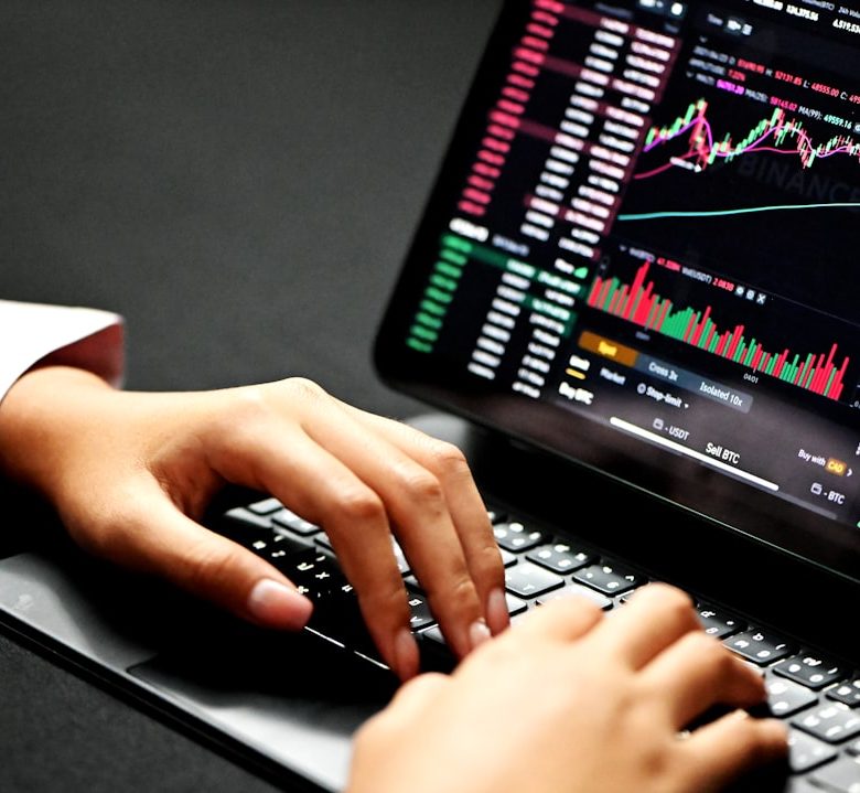 How Forex Trading Really Works Behind the Scenes: Market Structure, Liquidity, and Order Execution — Photo by Kanchanara on Unsplash